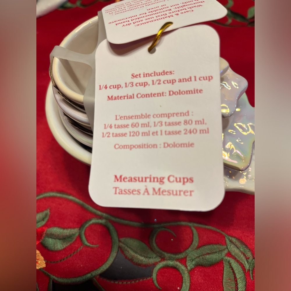 NWT ‘The Bake Shop’ Snowflake White Opal Measuring Cups - Picture 4 of 6
